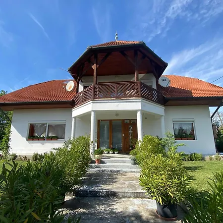 Juhasz Apartamento *